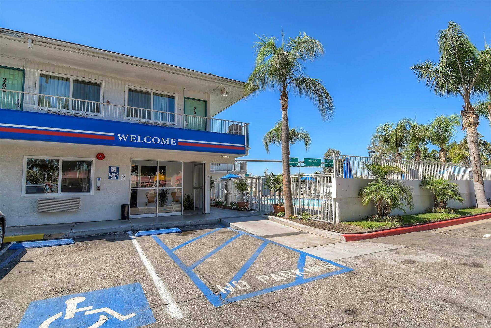Hotel 6-fontana, Ca
